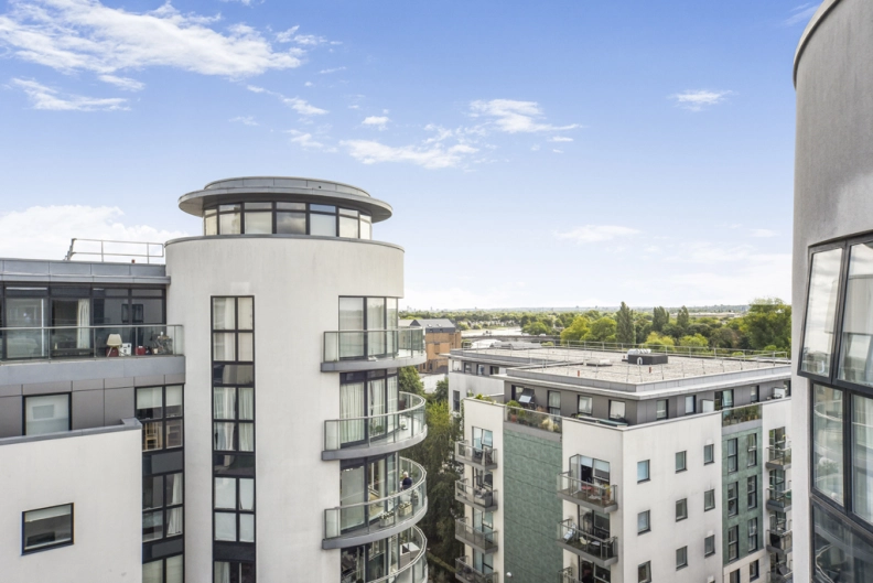 2 bedrooms apartments/flats to sale in Pump House Crescent, Brentford-image 7