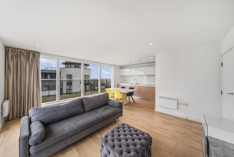 2 bedrooms apartments/flats to sale in Pump House Crescent, Brentford-image 10