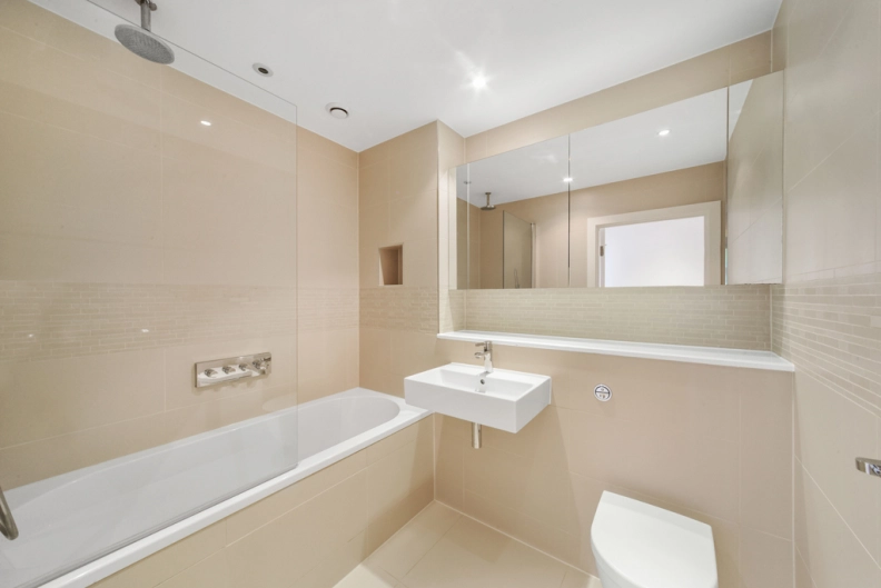 2 bedrooms apartments/flats to sale in Pump House Crescent, Brentford-image 5