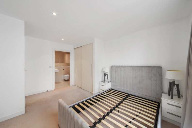 2 bedrooms apartments/flats to sale in Pump House Crescent, Brentford-image 20