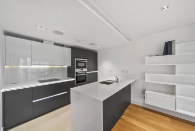Kew Bridge Road, Brentford TW8 image 3