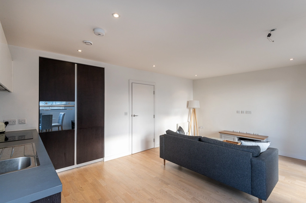 1 bedroom apartments/flats for sale in Pump House Crescent, Brentford - TW8 view 16