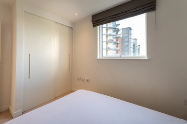 Pump House Crescent, Brentford - TW8 view 20