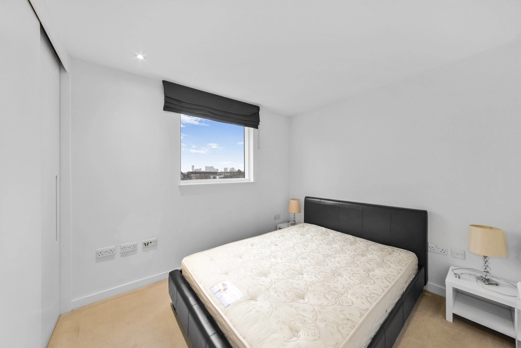 1 bedroom apartments/flats for sale in Pump House Crescent, Brentford - TW8 view 6