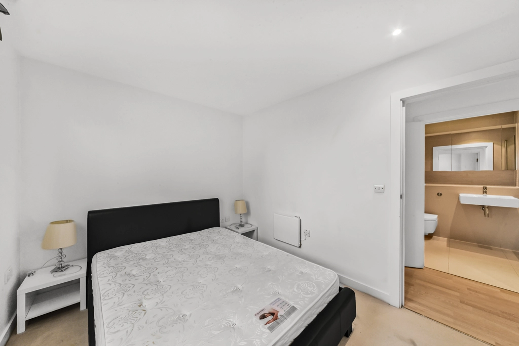 1 bedroom apartments/flats for sale in Pump House Crescent, Brentford - TW8 view 17