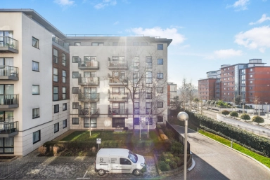 Pump House Crescent, Brentford TW8 image 7