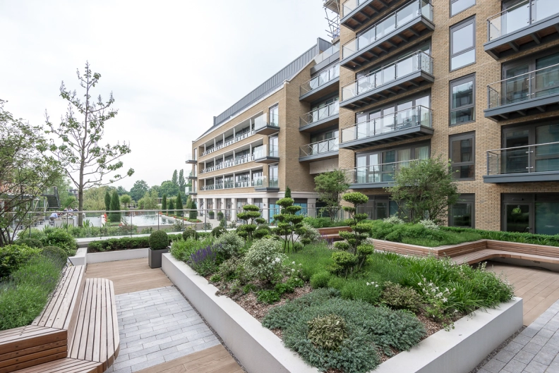 2 bedrooms apartments/flats for sale in Kew Bridge Road, Brentford - TW8 view 15