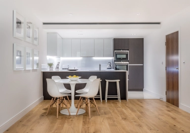 Kew Bridge Road, Brentford - TW8 view 3