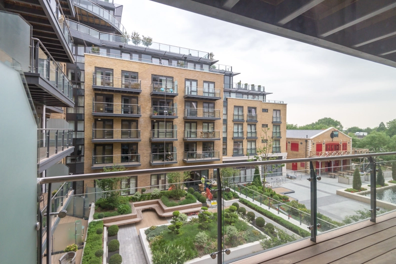 2 bedrooms apartments/flats for sale in Kew Bridge Road, Brentford - TW8 view 7