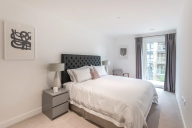 Kew Bridge Road, Brentford - TW8 view 5