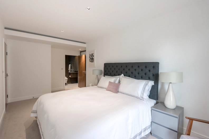 2 bedrooms apartments/flats for sale in Kew Bridge Road, Brentford - TW8 view 9