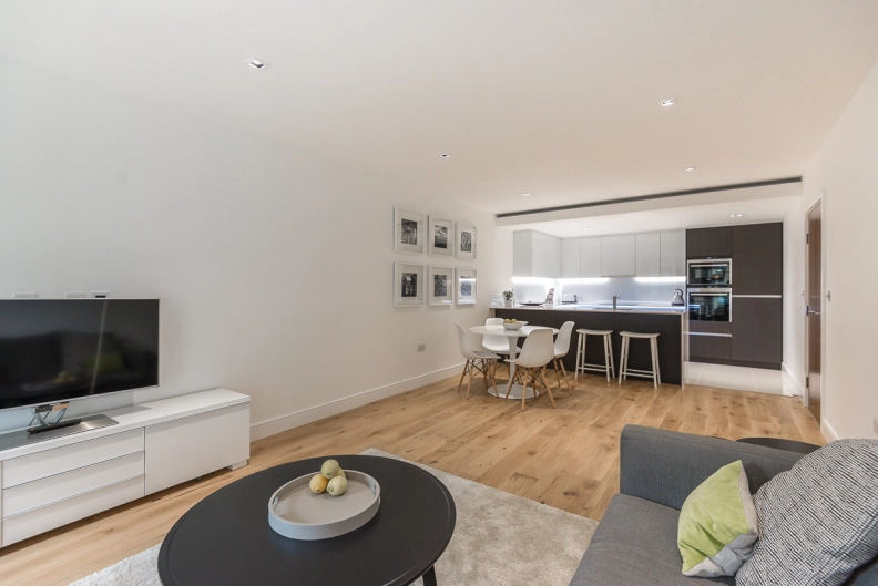 2 bedrooms apartments/flats for sale in Kew Bridge Road, Brentford - TW8 view 8