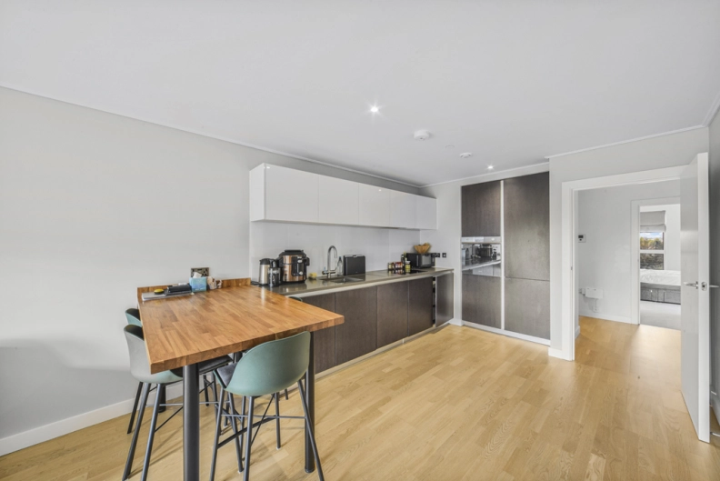 3 bedrooms apartments/flats to sale in Pump House Crescent, Brentford-image 10
