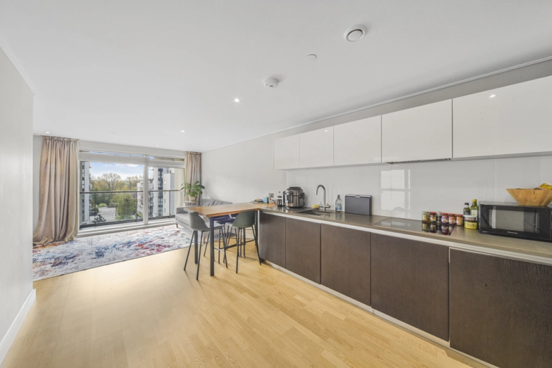 3 bedrooms apartments/flats to sale in Pump House Crescent, Brentford-image 3