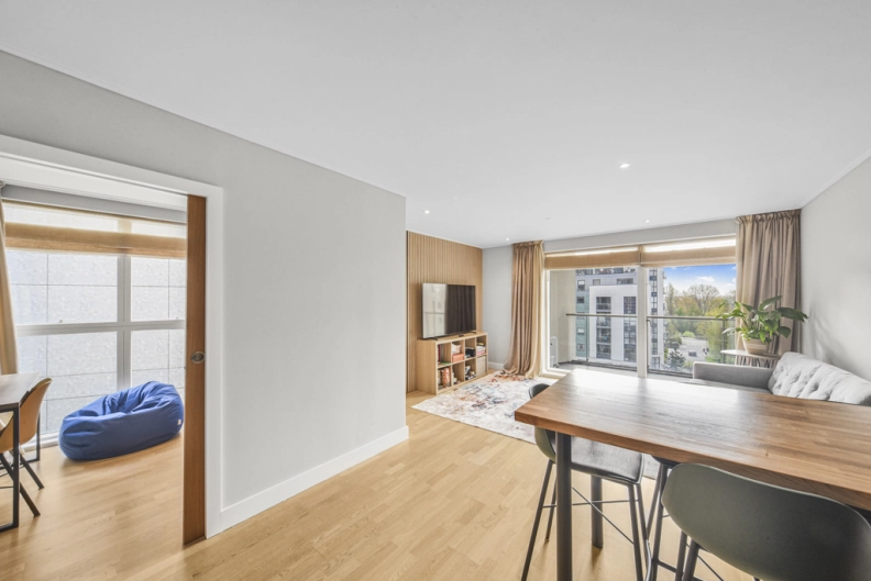 3 bedrooms apartments/flats to sale in Pump House Crescent, Brentford-image 8
