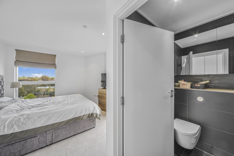 3 bedrooms apartments/flats to sale in Pump House Crescent, Brentford-image 13