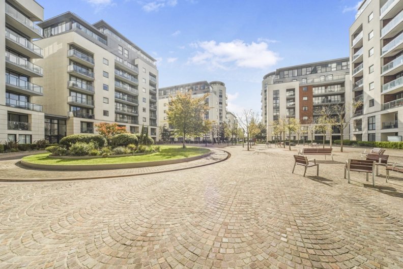 3 bedrooms apartments/flats to sale in Pump House Crescent, Brentford-image 16