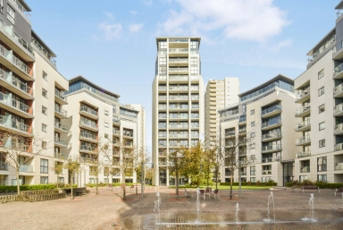 Pump House Crescent, Brentford TW8 image 1
