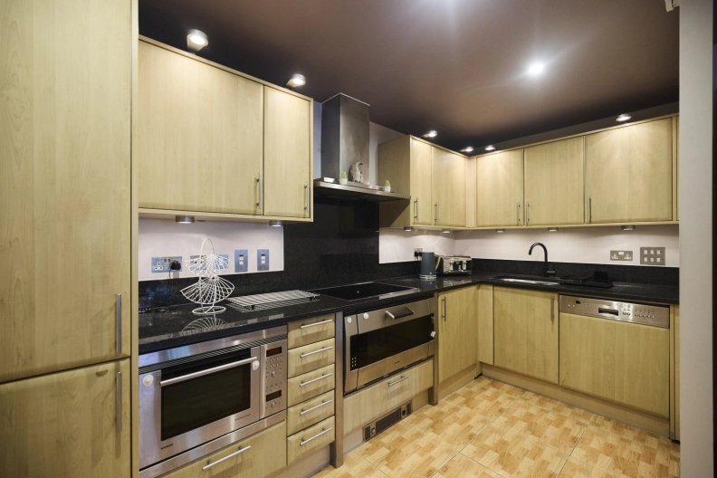 2 bedrooms apartments/flats for sale in St George Wharf, Vauxhall - SW8 view 3