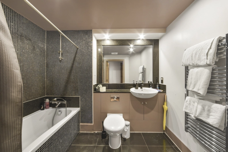 2 bedrooms apartments/flats for sale in St George Wharf, Vauxhall - SW8 view 6