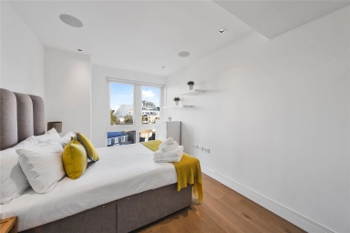 Kew Bridge Road, Brentford TW8 image 5