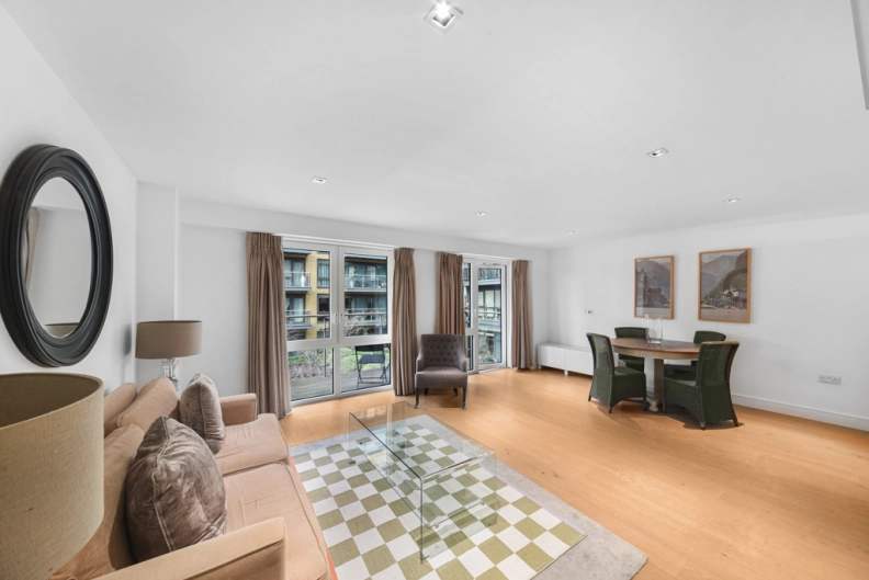 2 bedrooms apartments/flats to sale in Kew Bridge Road, Brentford-image 7