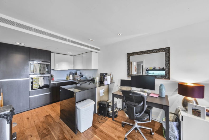 2 bedrooms apartments/flats to sale in Kew Bridge Road, Brentford-image 9