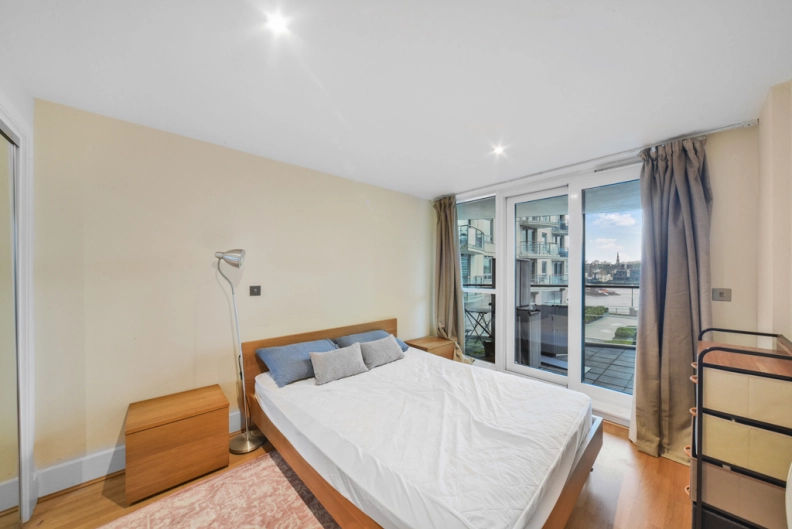 1 bedroom apartments/flats for sale in St. George Wharf, Vauxhall - SW8 view 4