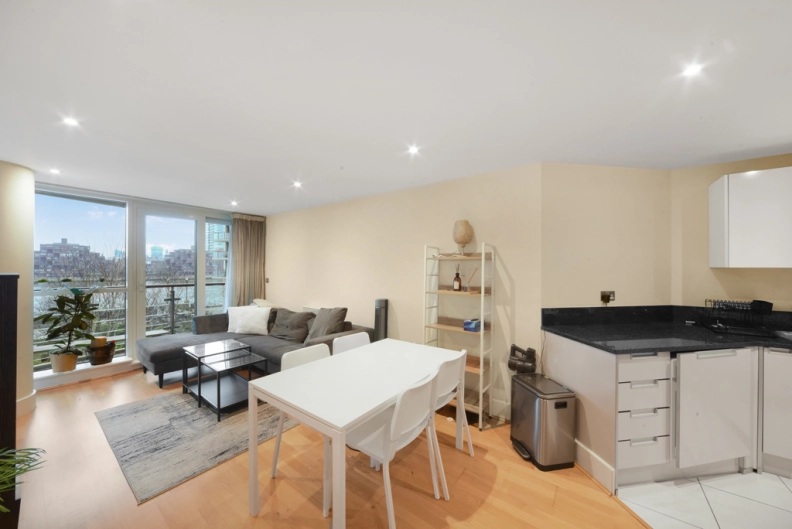 1 bedroom apartments/flats for sale in St. George Wharf, Vauxhall - SW8 view 9