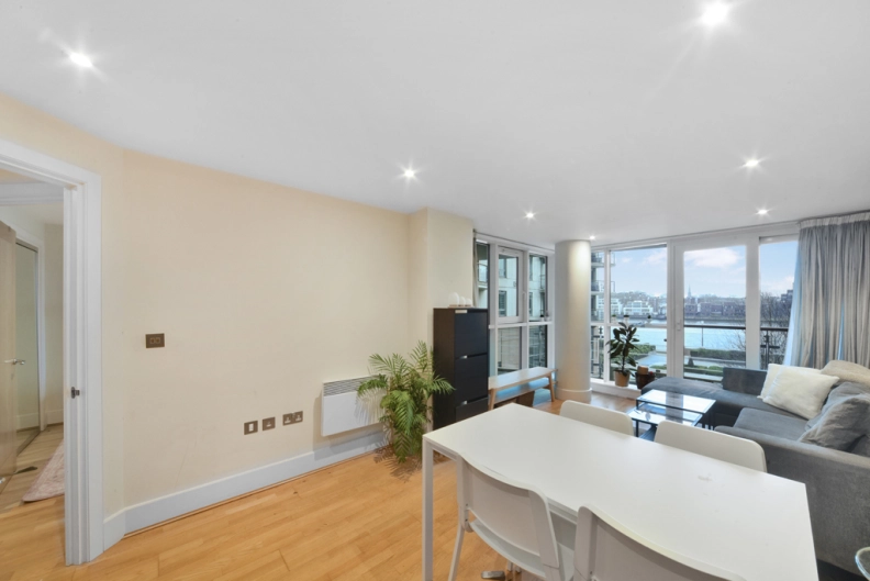 1 bedroom apartments/flats for sale in St. George Wharf, Vauxhall - SW8 view 11