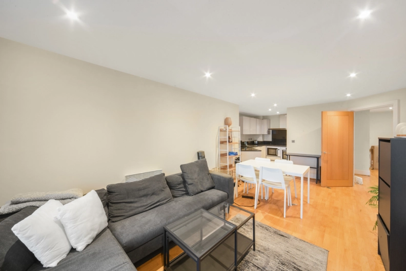 1 bedroom apartments/flats for sale in St. George Wharf, Vauxhall - SW8 view 2