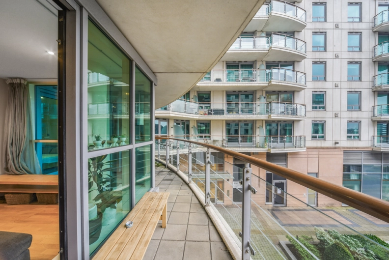 1 bedroom apartments/flats for sale in St. George Wharf, Vauxhall - SW8 view 7