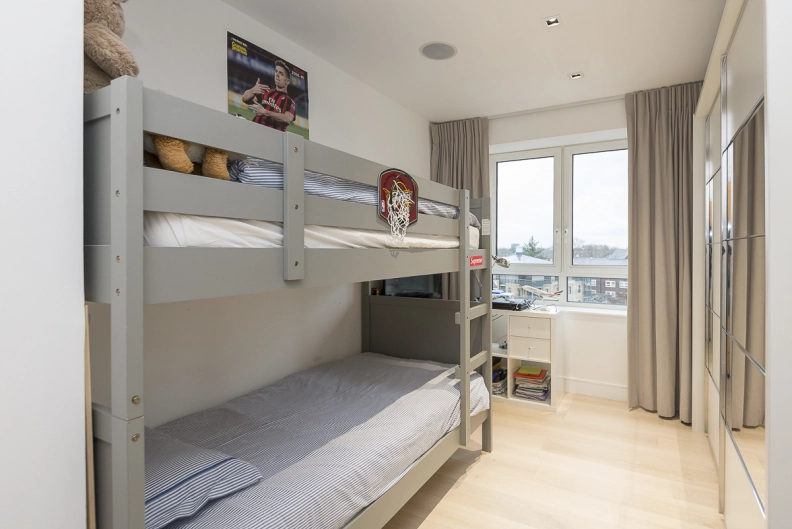 3 bedrooms apartments/flats to sale in Kew Bridge Road, Brentford-image 11