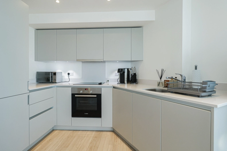 1 bedroom apartments/flats to sale in Saffron Central Square, Croydon-image 3