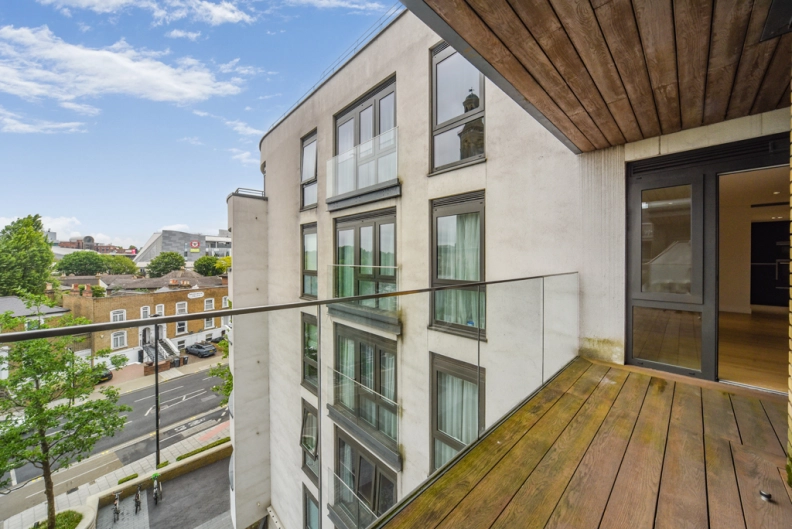 2 bedrooms apartments/flats to sale in Kew Bridge Road, Brentford-image 7