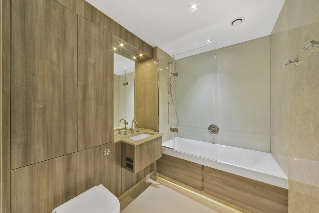 2 bedrooms apartments/flats for sale in Kew Bridge Road, Brentford - TW8 view 6