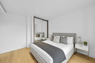 Kew Bridge Road, Brentford - TW8 view 12