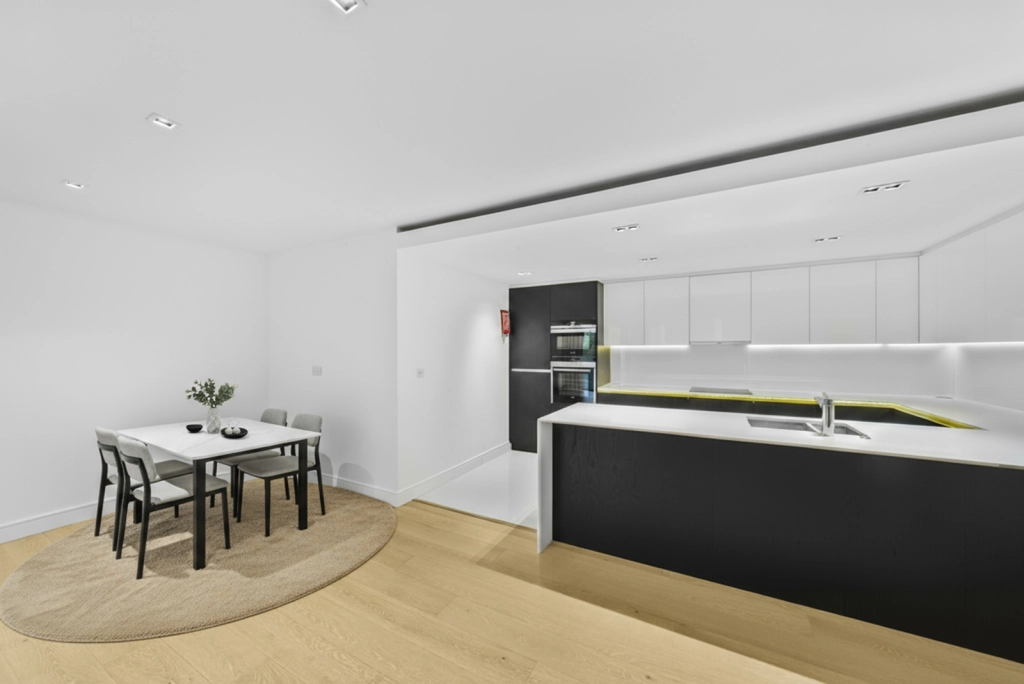 2 bedrooms apartments/flats for sale in Kew Bridge Road, Brentford - TW8 view 3