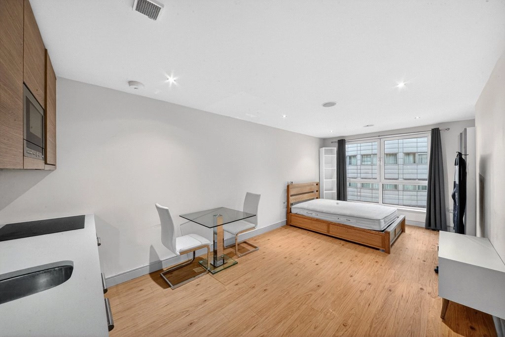 Studio apartments/flats for sale in Townmead Road, London - SW6 view 3