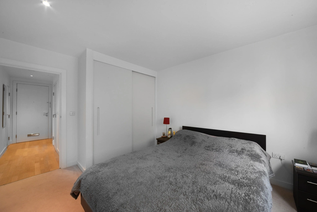 1 bedroom apartments/flats for sale in Pump House Crescent, Brentford - TW8 view 11