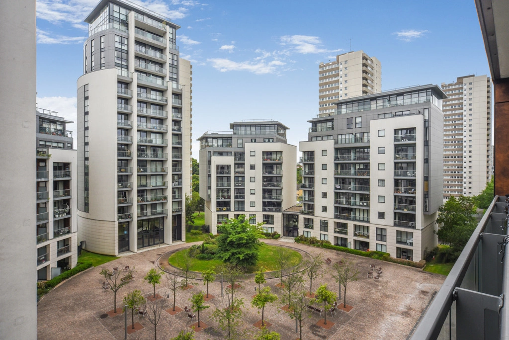 1 bedroom apartments/flats for sale in Pump House Crescent, Brentford - TW8 view 7