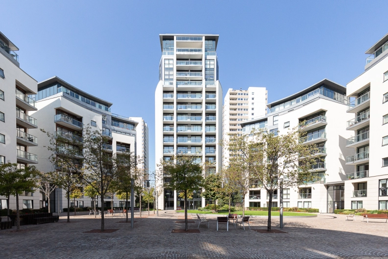 3 bedrooms apartments/flats to sale in Pump House Crescent, Brentford-image 1
