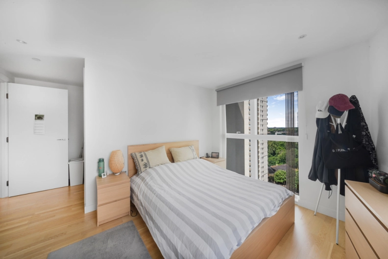 3 bedrooms apartments/flats to sale in Pump House Crescent, Brentford-image 17