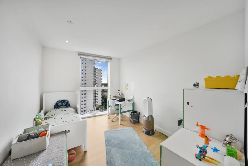 3 bedrooms apartments/flats to sale in Pump House Crescent, Brentford-image 11