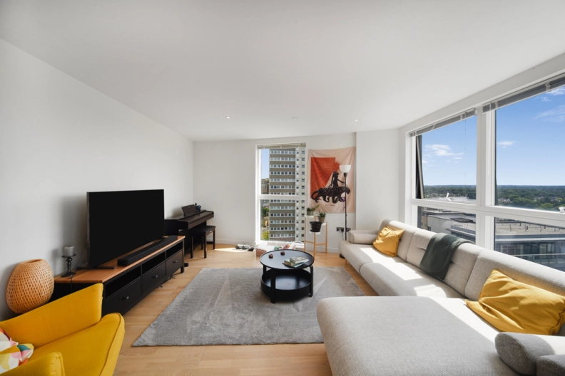 3 bedrooms apartments/flats to sale in Pump House Crescent, Brentford-image 9