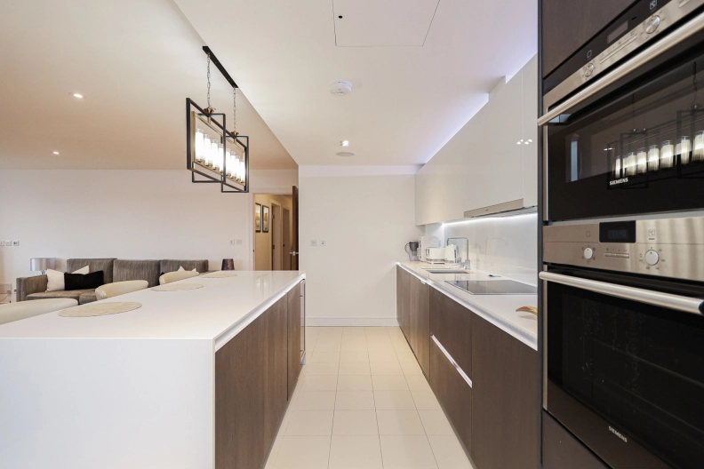 3 bedrooms apartments/flats to sale in Kew Bridge Road, Brentford-image 17