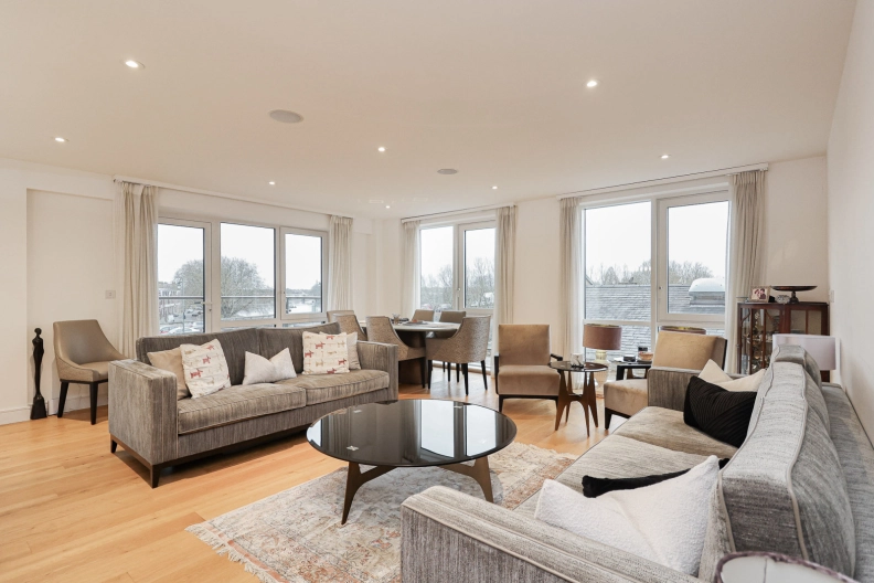 3 bedrooms apartments/flats to sale in Kew Bridge Road, Brentford-image 2