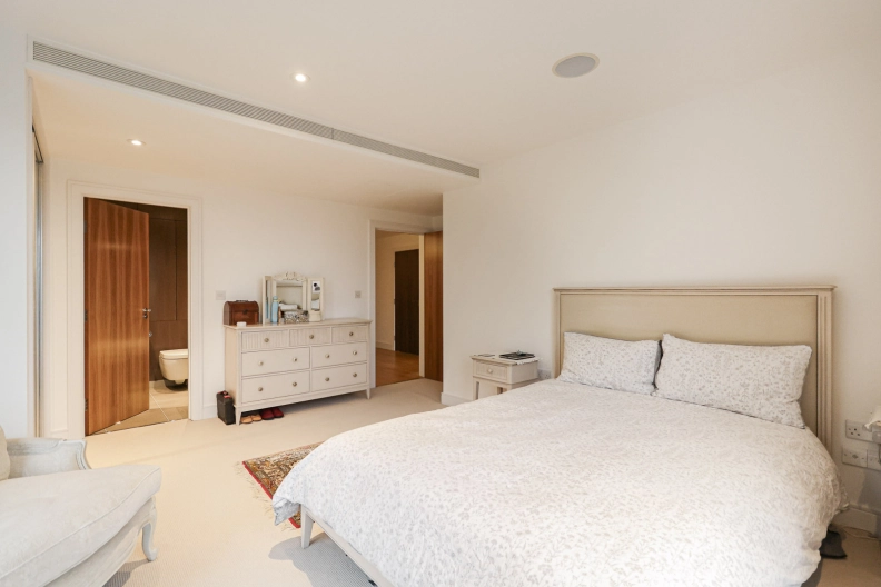3 bedrooms apartments/flats to sale in Kew Bridge Road, Brentford-image 4