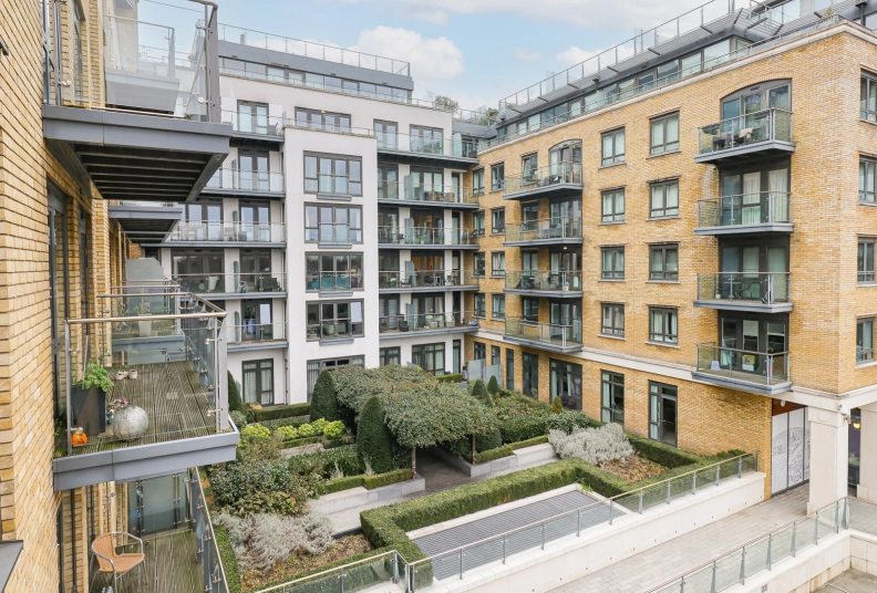 3 bedrooms apartments/flats to sale in Kew Bridge Road, Brentford-image 7