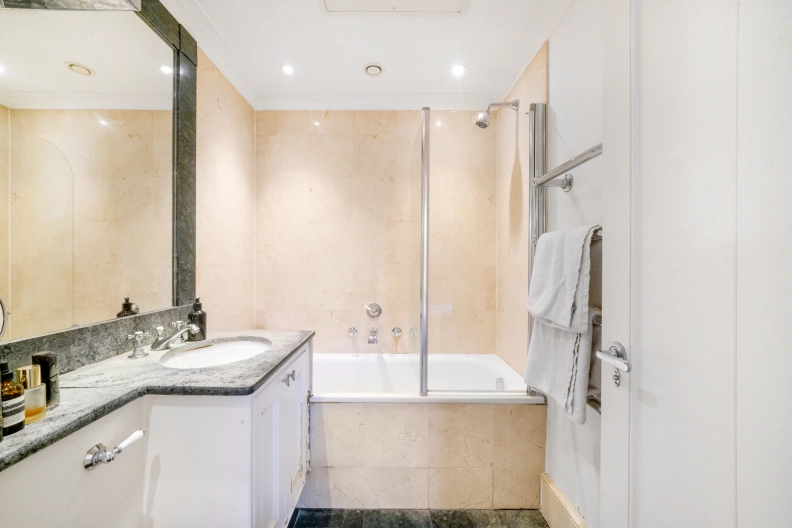 1 bedroom apartments/flats to sale in Coleridge Gardens, Fulham-image 15